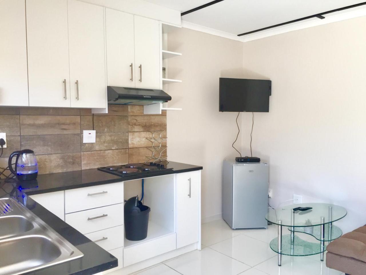 Man Cave Suite Свакопмунд Экстерьер фото